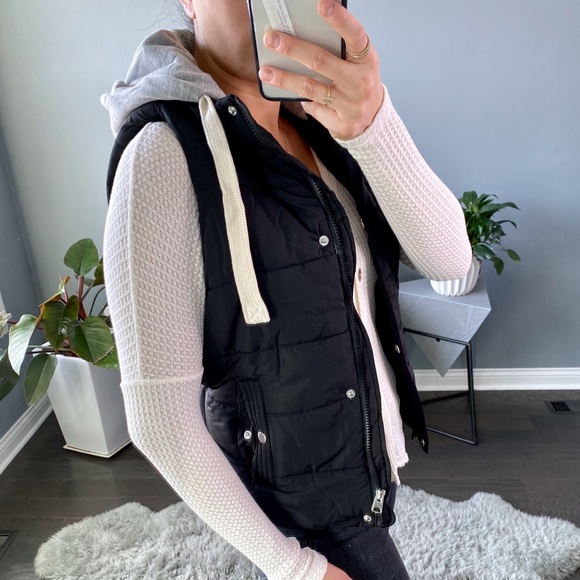 ◾️LEO Quilted Puffer Vest Black - Picture 2 of 7